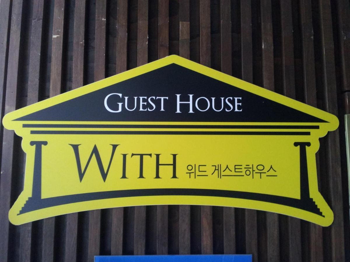 With Guesthouse Busan Buitenkant foto